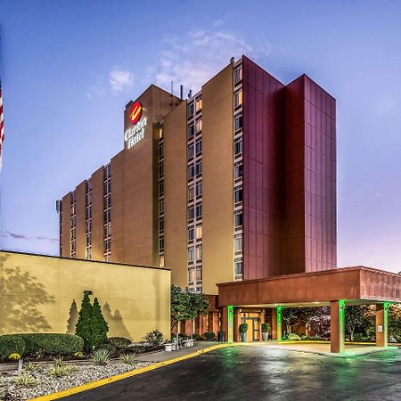 Clarion Hotel Cincinnati North Sharonville Exterior photo